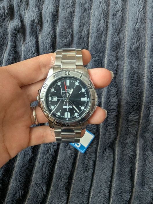 стильний чоловічий годинник CASIO MTP-VD01D-2E