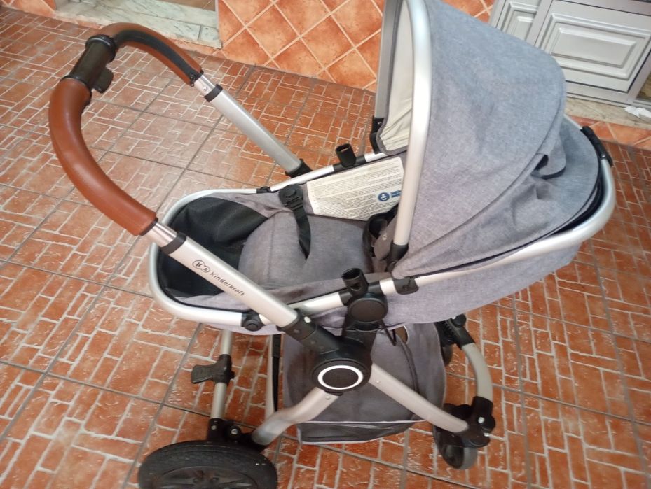 Carrinho bebe 3 em 1 - como novo