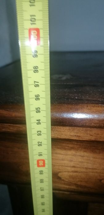 Móvel de apoio com arrumação