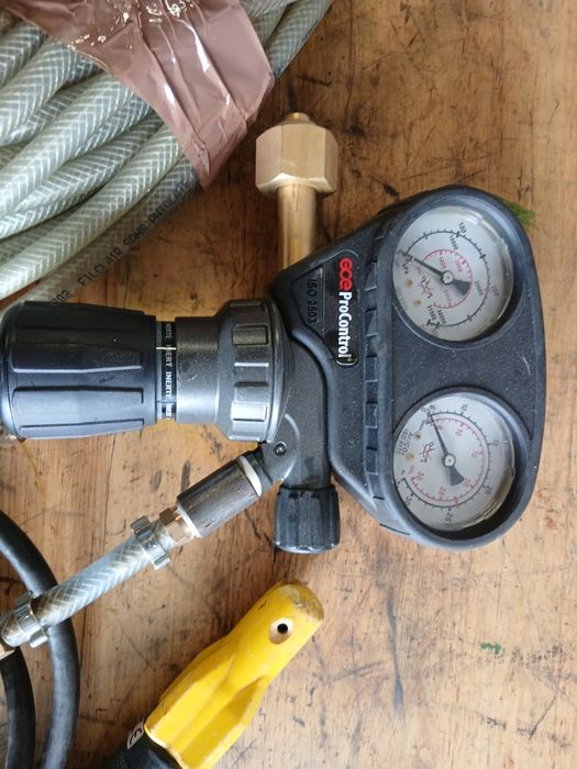 Apareilho de soldar ESAB 2200i TIG e ARC completo