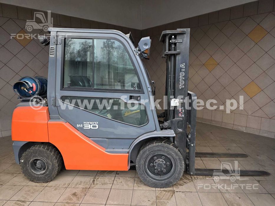 Wózek widłowy TOYOTA 8FGF30 kabina, przesuw, Toyota 8FG30 widlak Linde