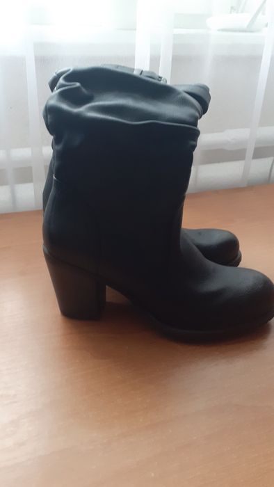 Продам жіночі сапожки