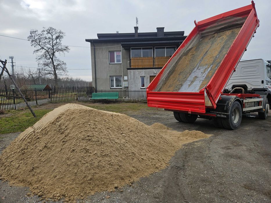 Piasek płukany ziemia pod trawnik mała wywrotka transport do 10 ton