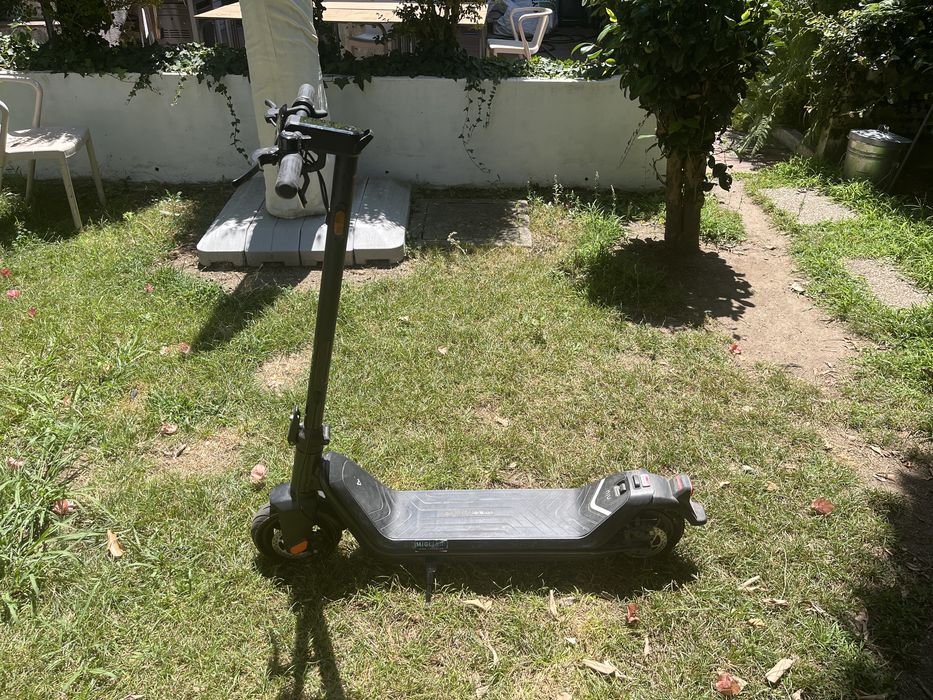 NIU KQi3 Pro Electric Scooter