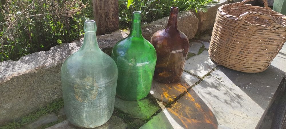 3 garrafões de vidro antigos