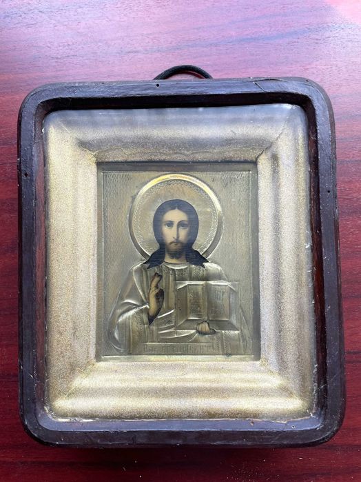 продам иконы. разные. в киоте.