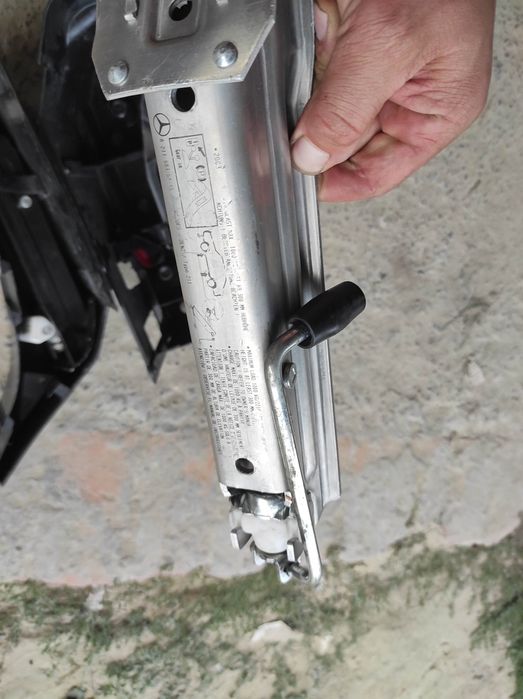 Домкрат mercedes 211