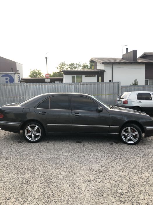Продам мерседес W210 3.2 дизель