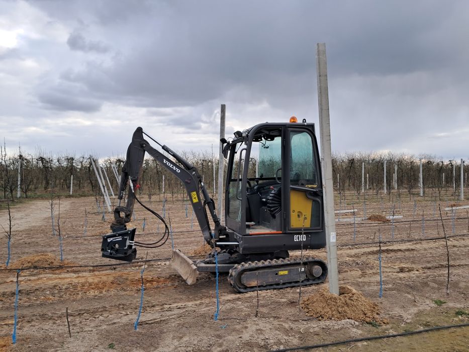 Usługi minikoparką  konstrukcje sadownicze  wiertnica  chwytak  prace ziemne wywrotka 3,5 t