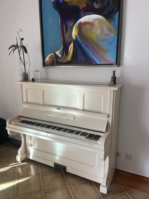 Piano Antigo em bom estado