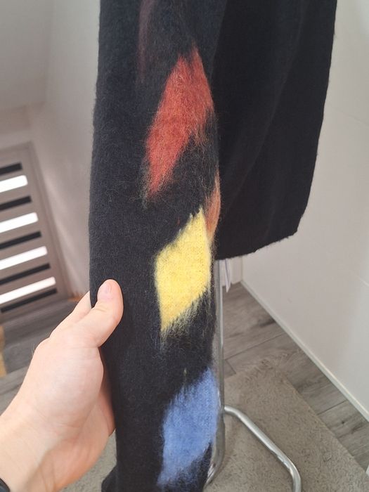 Off white  m/l swetr