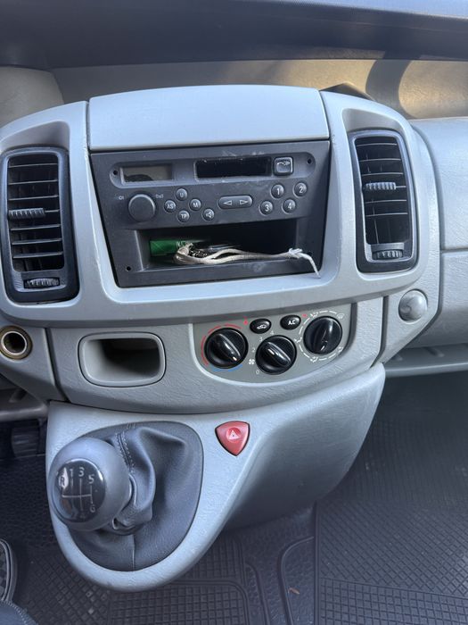 Opel vivaro 1.9 CDTI  com A/C