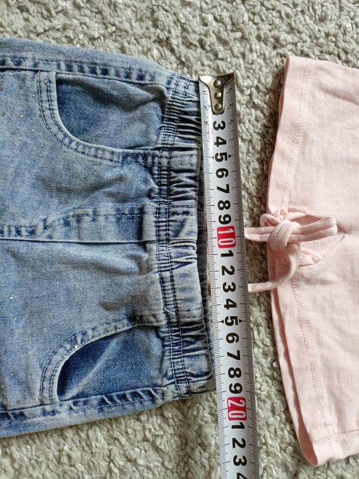 Komplet bluzka z krótkimi spodenkami rozmiar 74/80