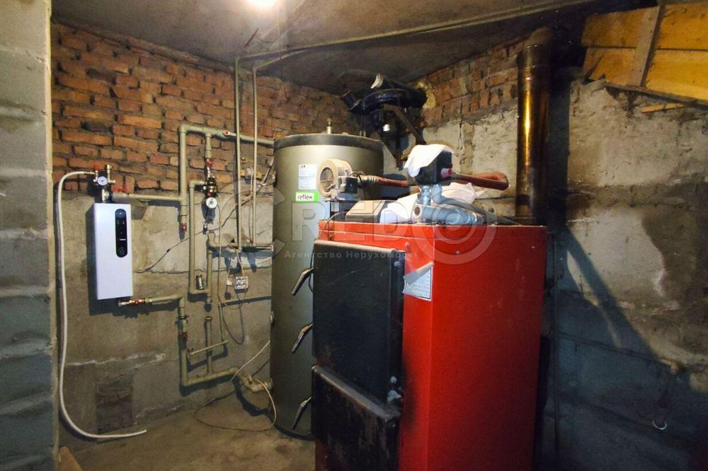 с.Надія (Радгоспне) Великий будинок + фермерське господарство