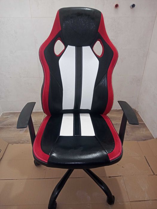 Krzesło gamingowy Havdrup stan idealny, fotel biuowy