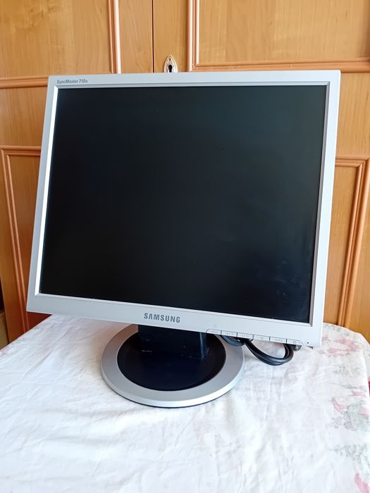 Monitor samsung SyncMaster 710N 17 ''