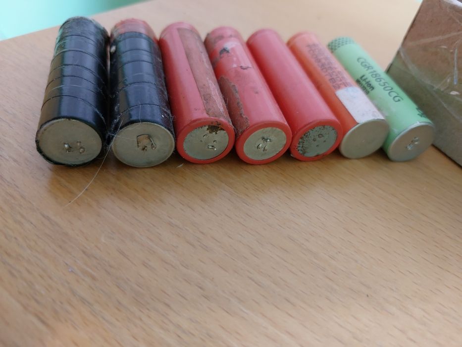 Акумуляторні батарейки різні