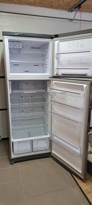 Холодильник Ariston