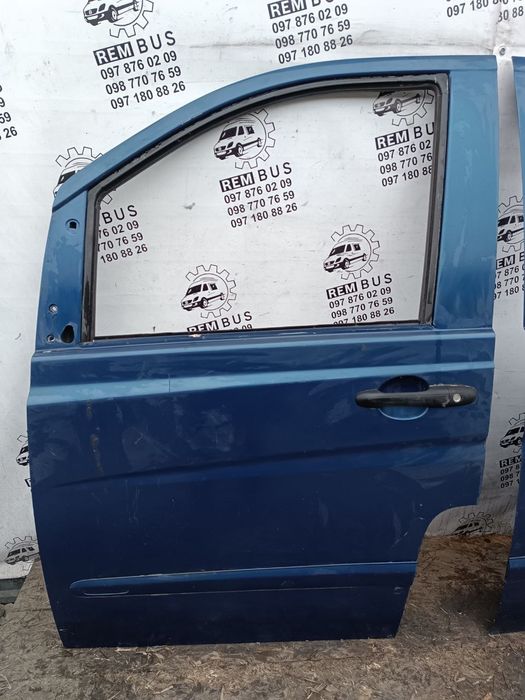 Двері передні праві, ліві Mercedes Vito W639 viano сині