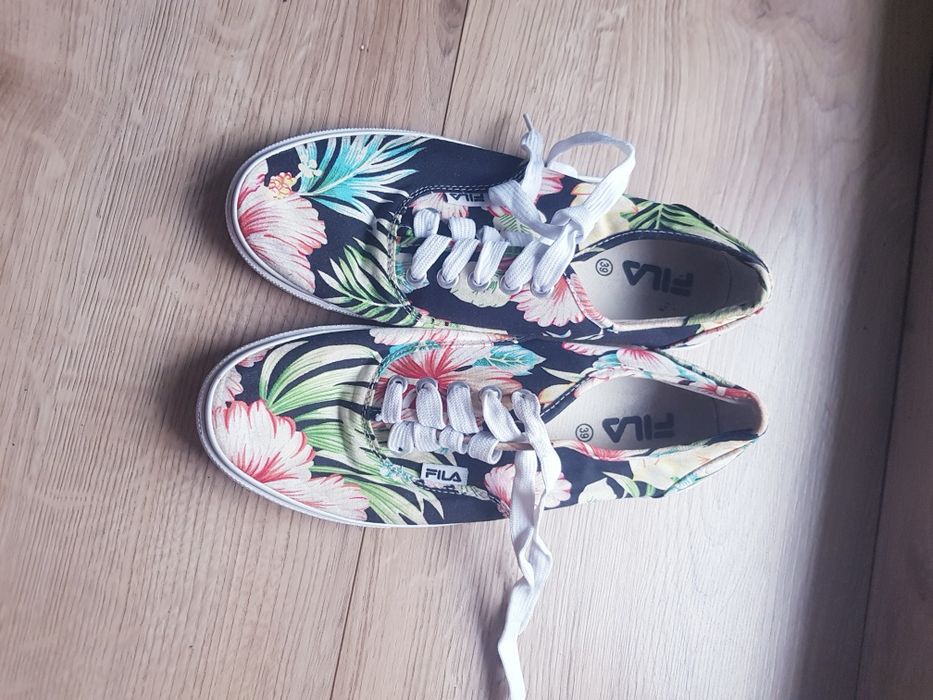 Buty sportowe , trampki , tenisowki damskie marki Fila rozmiar 39.