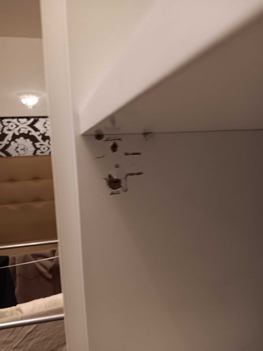 Szafa uzywana w przecietnym stanie