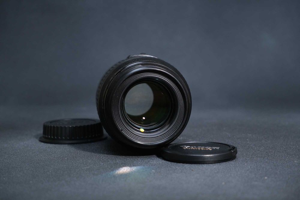 Canon EF 100mm f/2.8 USM Macro