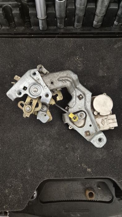 Mechanizm zamka tylnej klapy Suzuki Vitara I (nie cabrio)