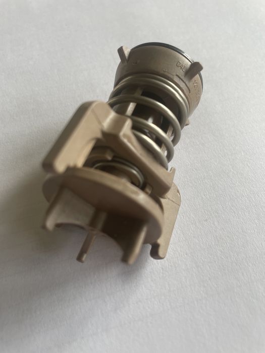 Termostat 04L 121 113C