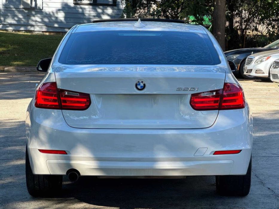BMW 3 Series 320i      2015
