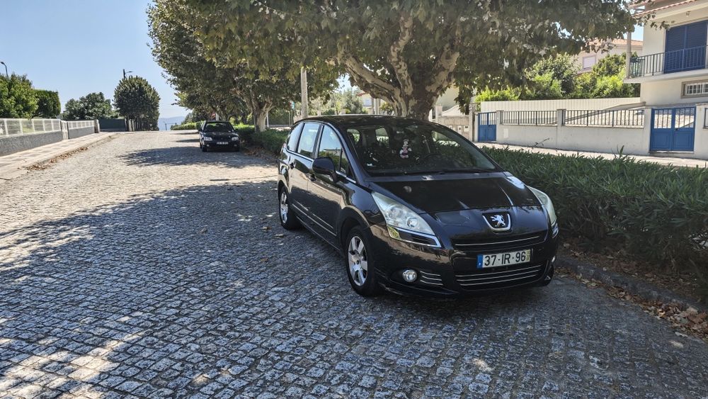 Vendo  Peugeot 5008