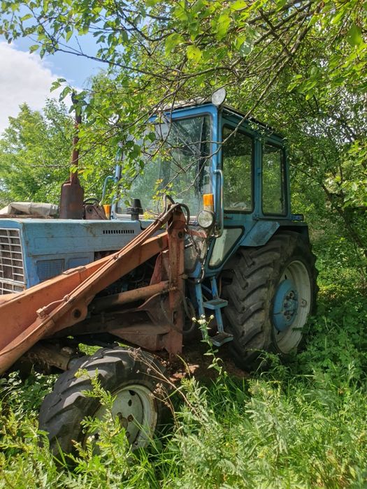 Продам трактор і 2 прицепа