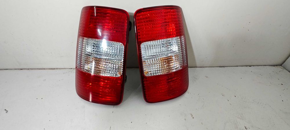 VOLKSVAGEN CADDY III 2K 2000-2010 rok prawa i lewa lampa prawy i lewy tył
