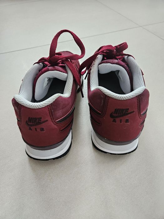 Buty sneakersy Nike Air, kolor bordowy, rozmiar 38,5cm
