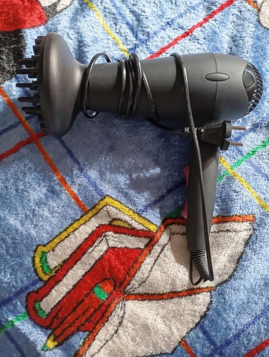 Secador cabelo.  10€