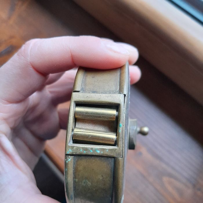 Bardzo stara mosiężna taśma miernicza, miara, metr