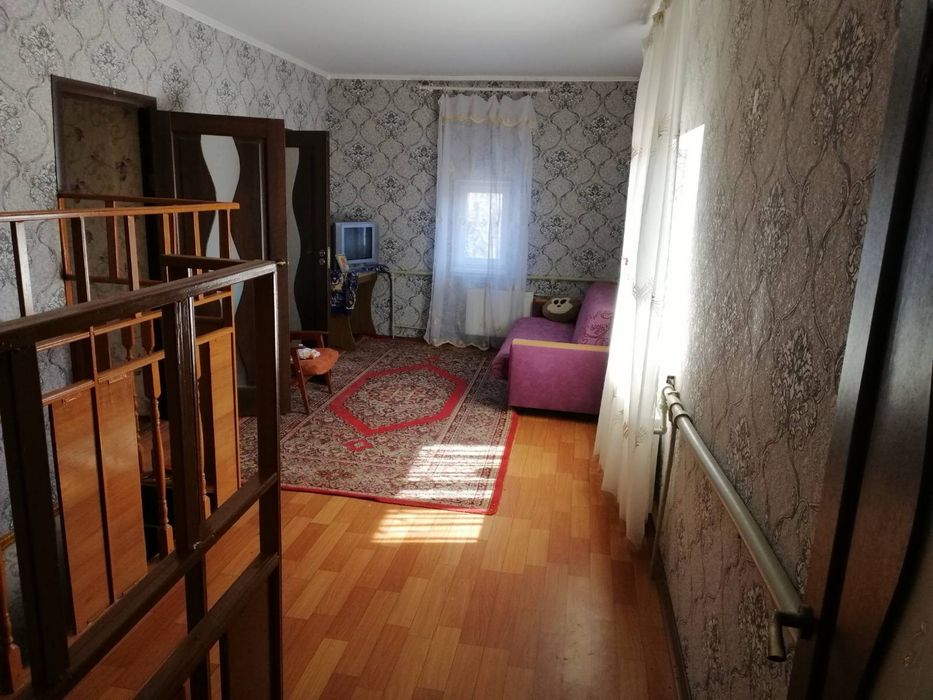 Продам  будинок за містом