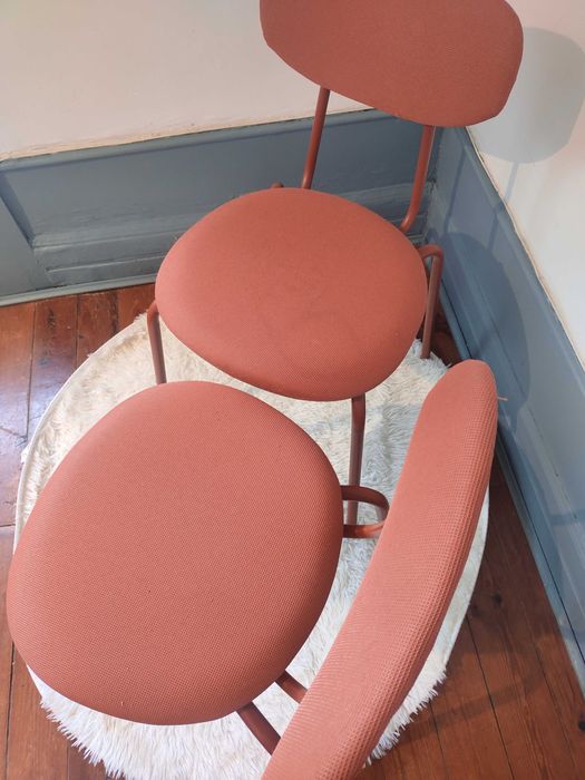 Cadeiras lindas pouco uso. 10€ cada