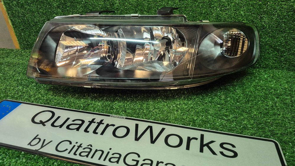 Otica Farol Esquerdo Seat Leon 1M Toledo 1M Ref. 445-1109L-LD-EM NOVO