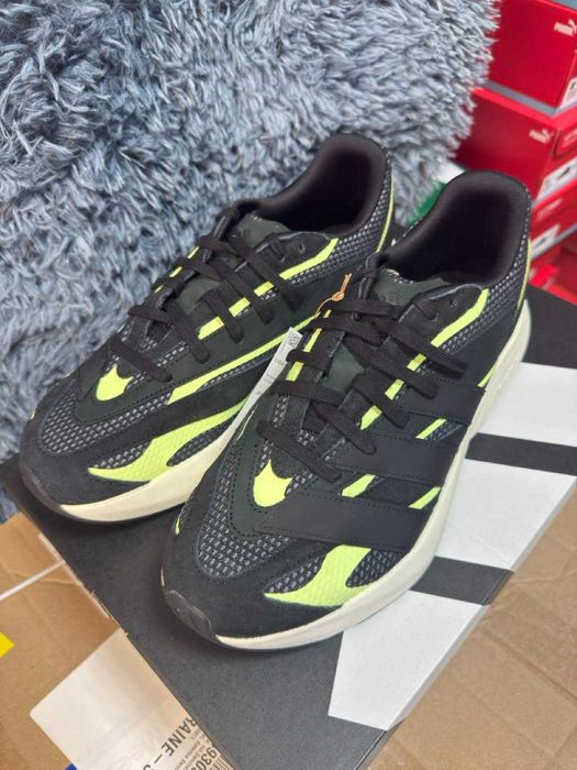 Чоловічі кросівки Adidas lightblaze jh6945 Оригінал: 2 560 грн