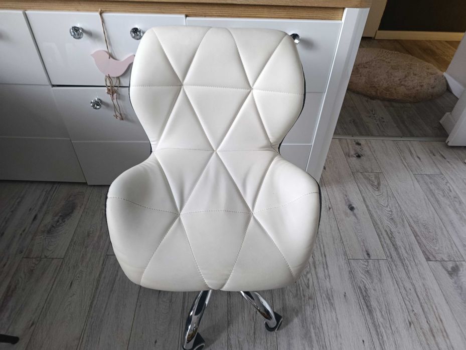 Piękne krzesło Glamour, fotel biurkowy