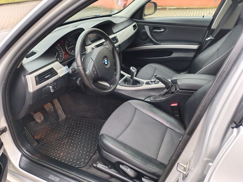 BMW 3 .2.0 Diesel M pakiet  zarejestrowana ładna 2010 rok