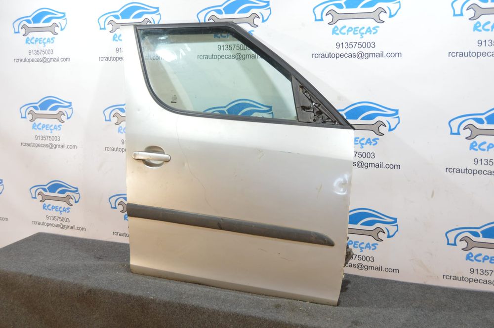 PORTA FRENTE FRONTAL DIREITA SKODA ROOMSTER I 1 MK1 5J 5J7 FECHO