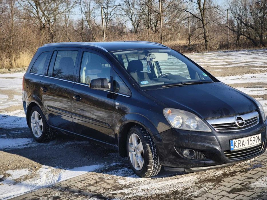 Opel Zafira B 2010, LPG, Hak, 7 osób