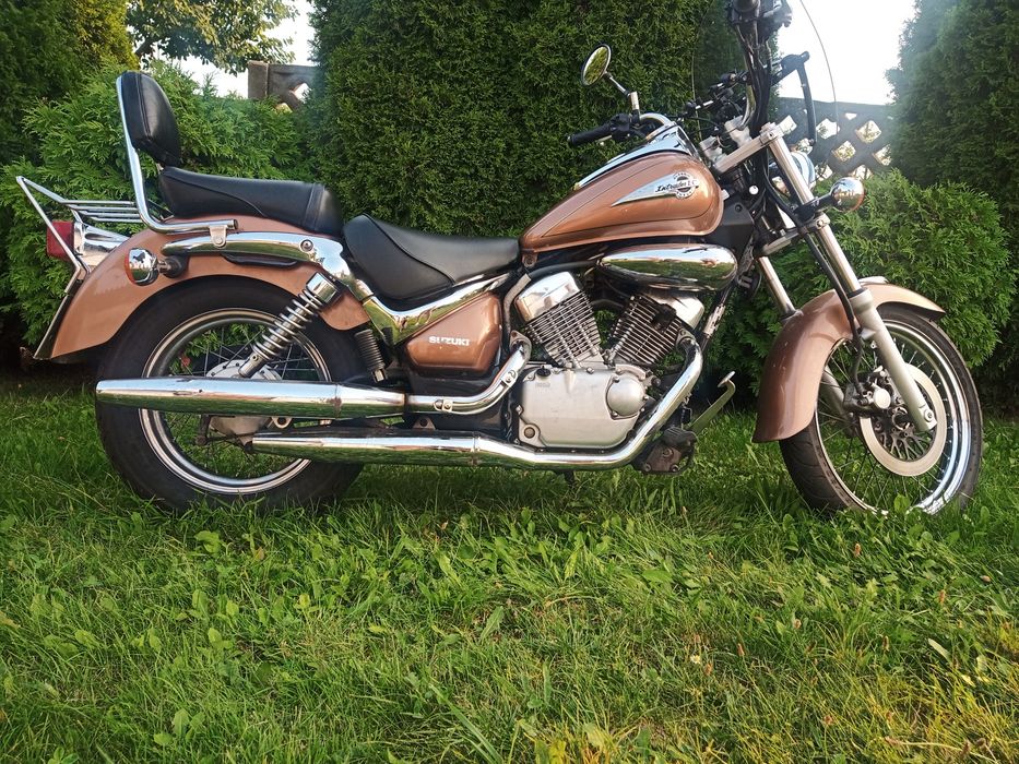 Suzuki. Intruder 125