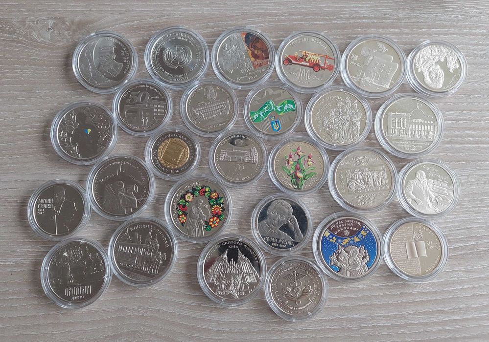 Річні набіри пам'ятних монет України з 1995 по 2019 рік НБУ
