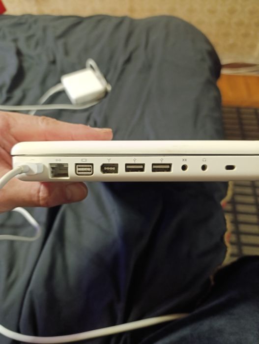 Продам MACBOOK !