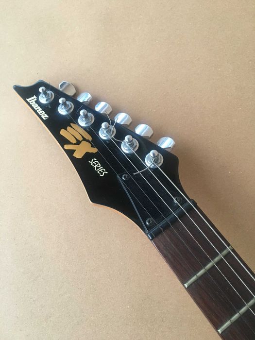Guitarra elétrica Ebanez EX series, para esquerdinos.