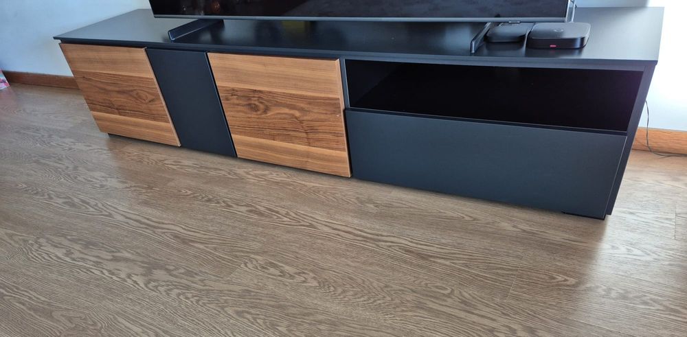 Movel TV /  Designer Oliver B.