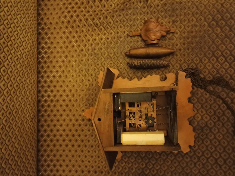 Stary zegar z kukułką