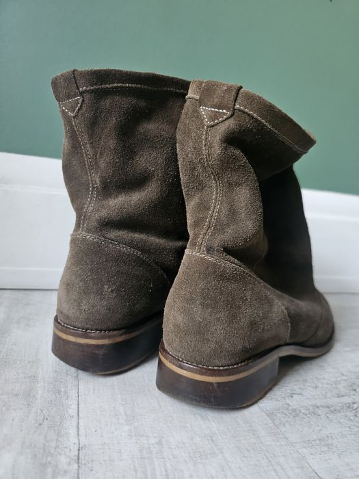 Продам замшеві черевики
